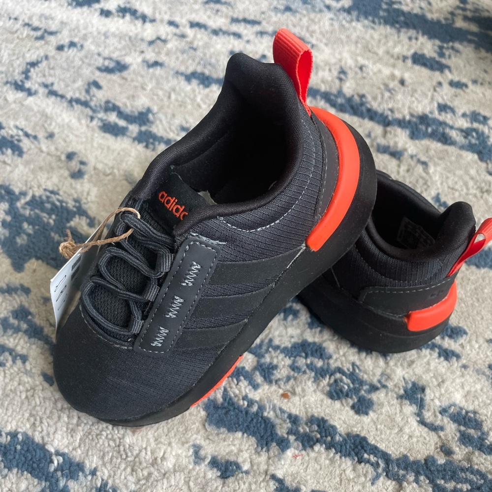 NWT Adidas Racer TR21I sneakers (toddler)